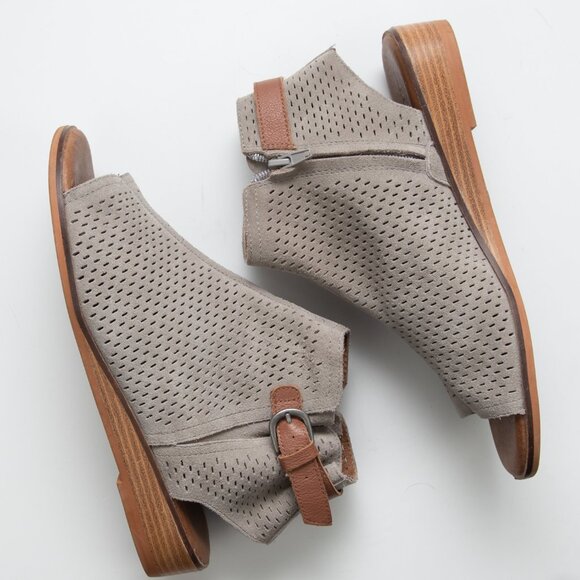 Gee WaWa Booties Perforated Leather Ankle Boots Peep Toe Taupe Grey Size 9 - Picture 2 of 8